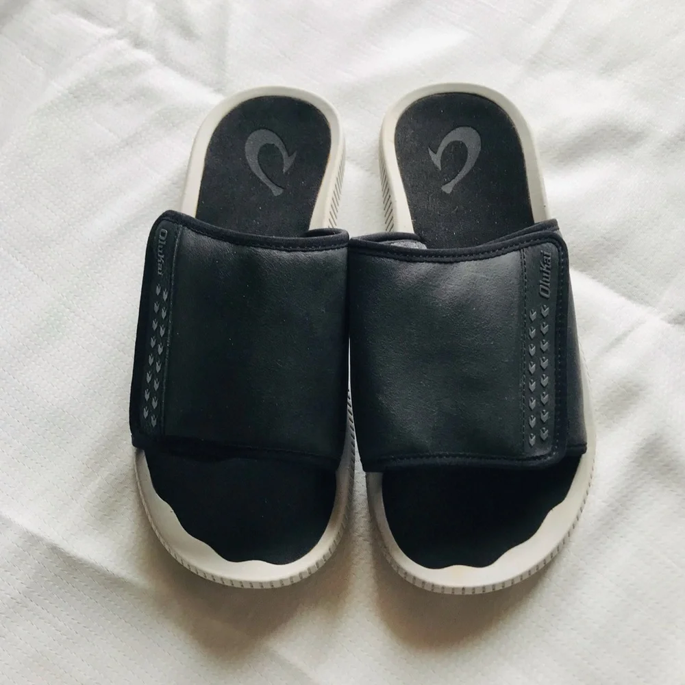 OOFOS comfortable black